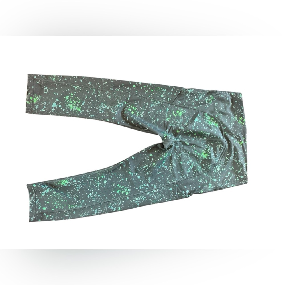 Athleta Ultimate Stash Pocket Splatter Capri, Oceanic Teal - Picture 6 of 10